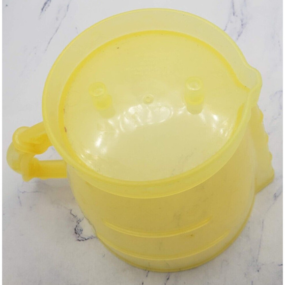 Little Tikes Child Size 4 Inch Replacement Yellow Measuring Cup - Picture 9 of 10